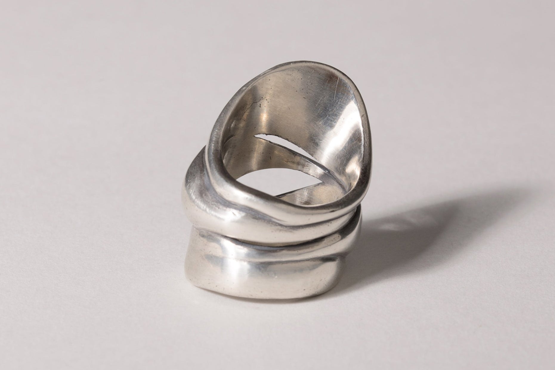 BOLD INTERTWINED RING