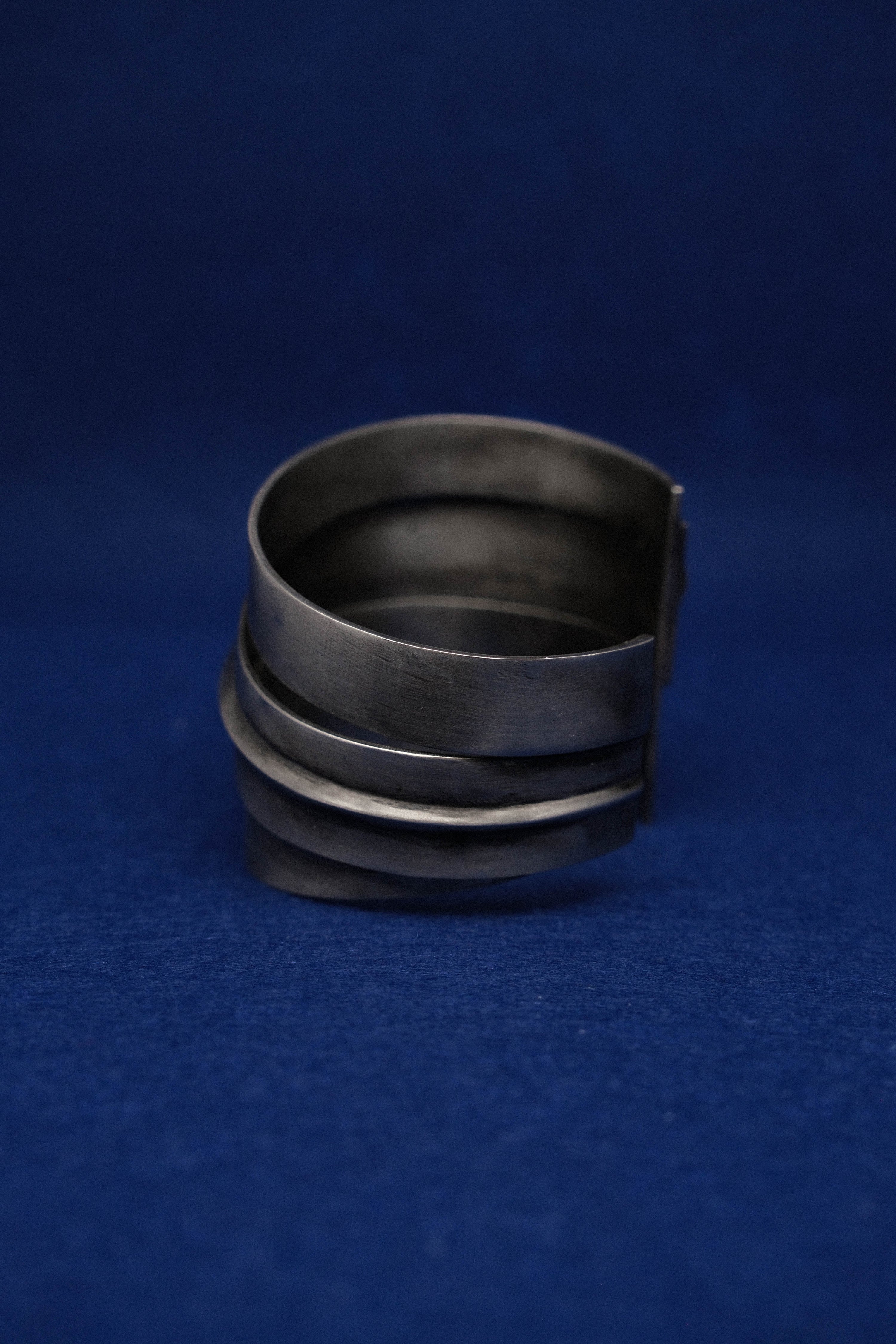 PLEATED CUFF