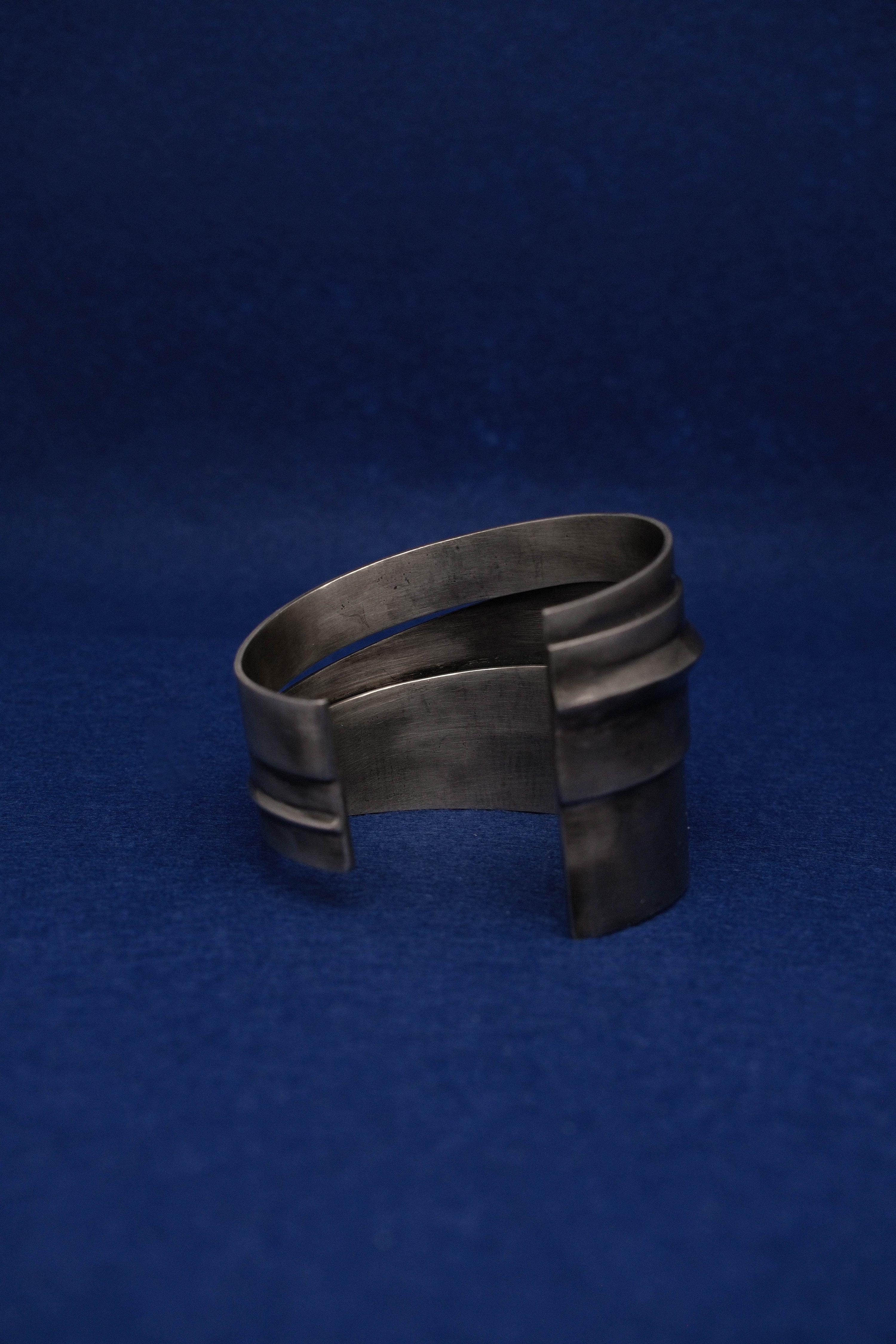 PLEATED CUFF