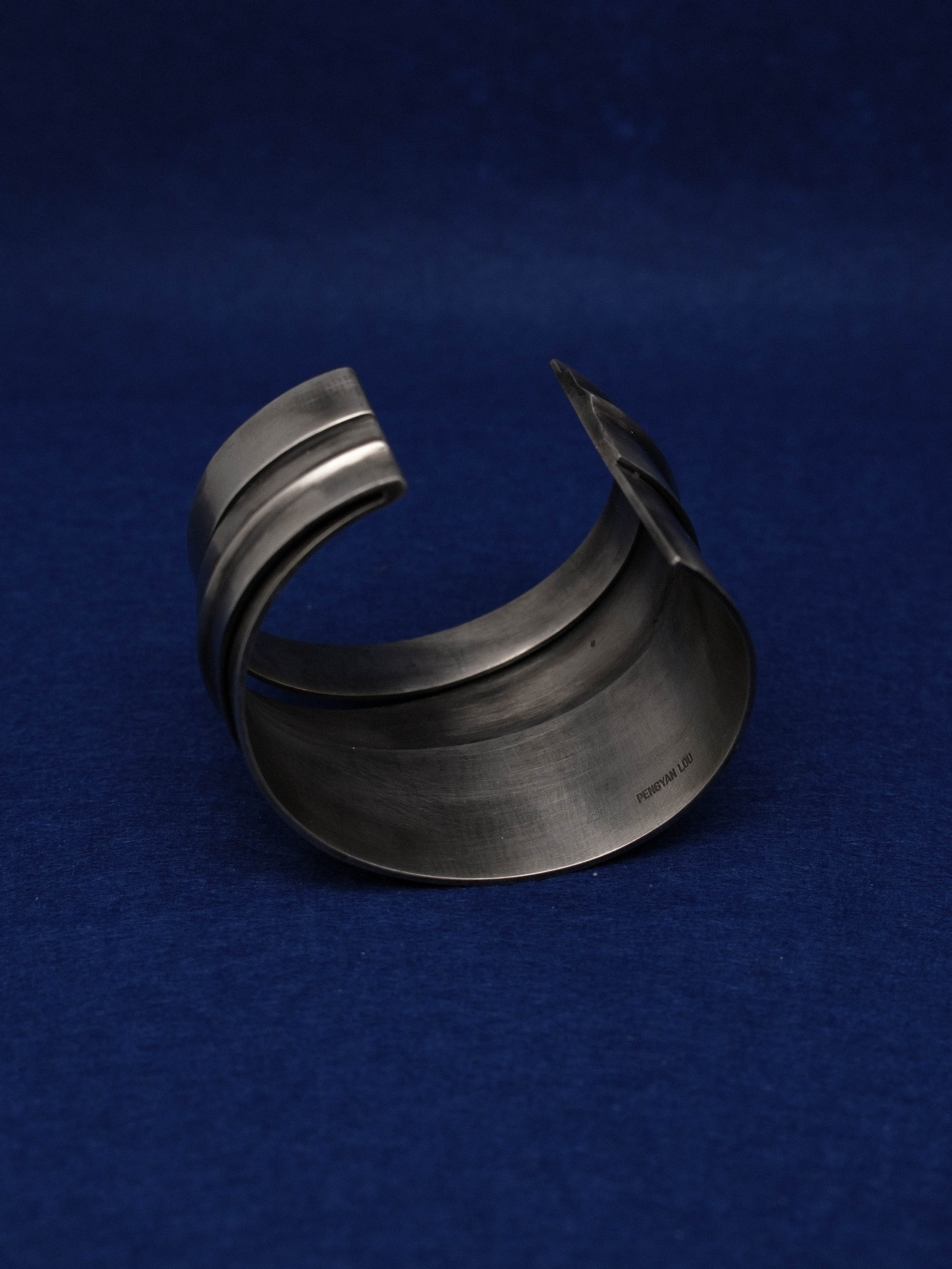 PLEATED CUFF