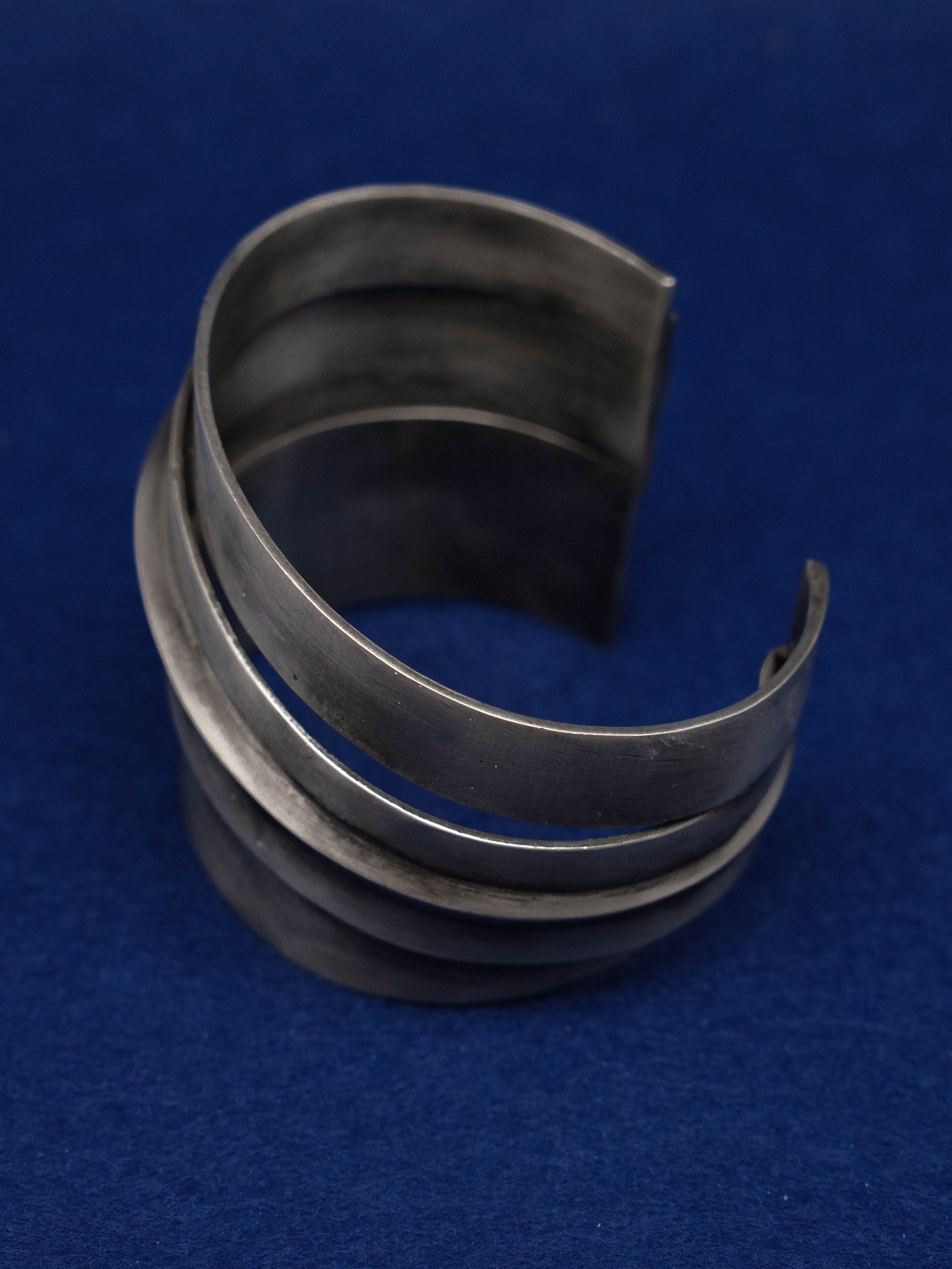 PLEATED CUFF