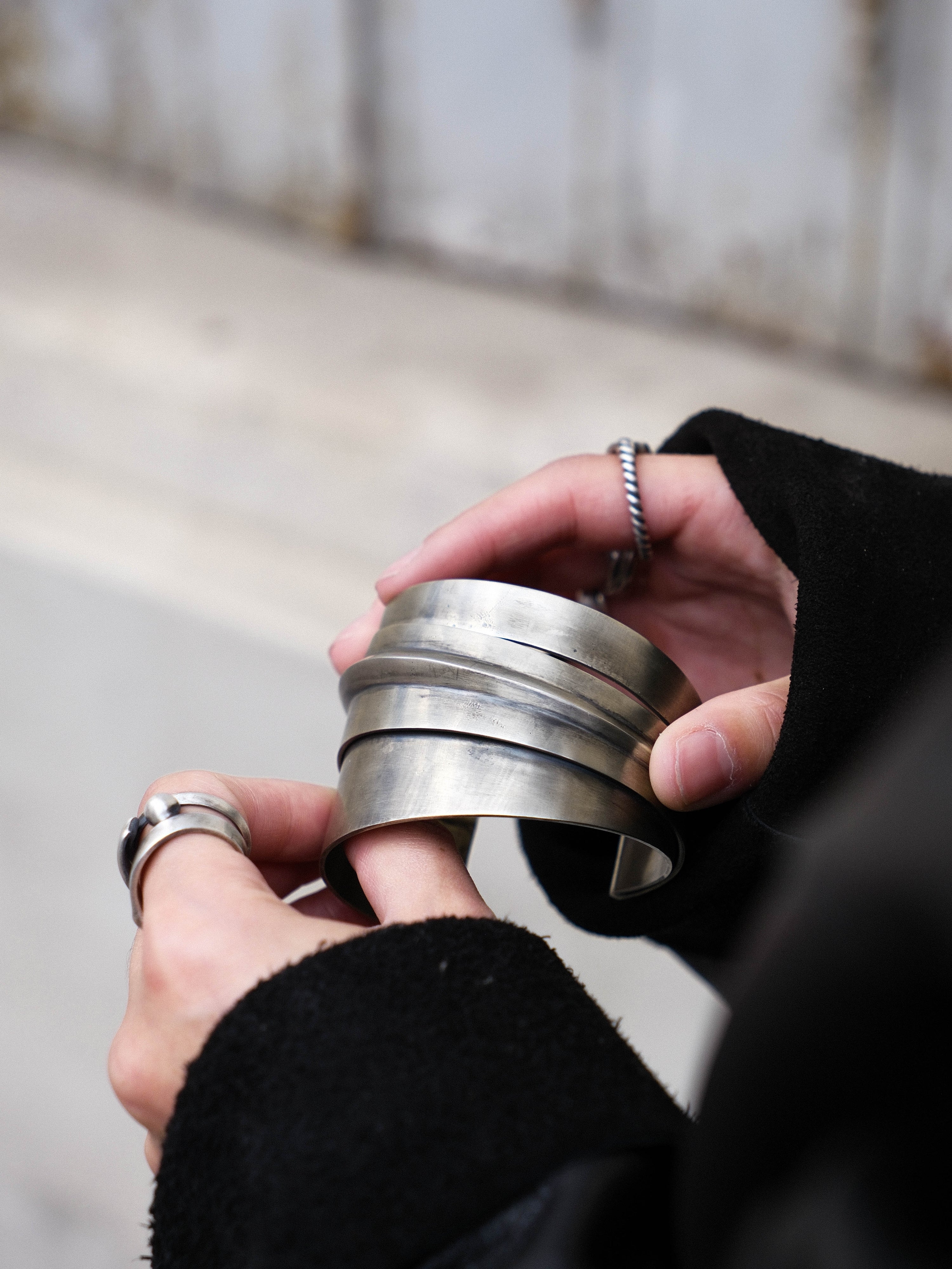 PLEATED CUFF