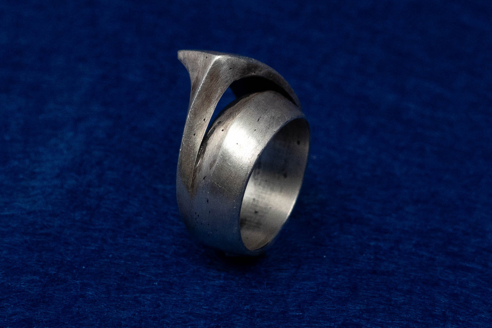 GEOMETRIC OVERLAP RING