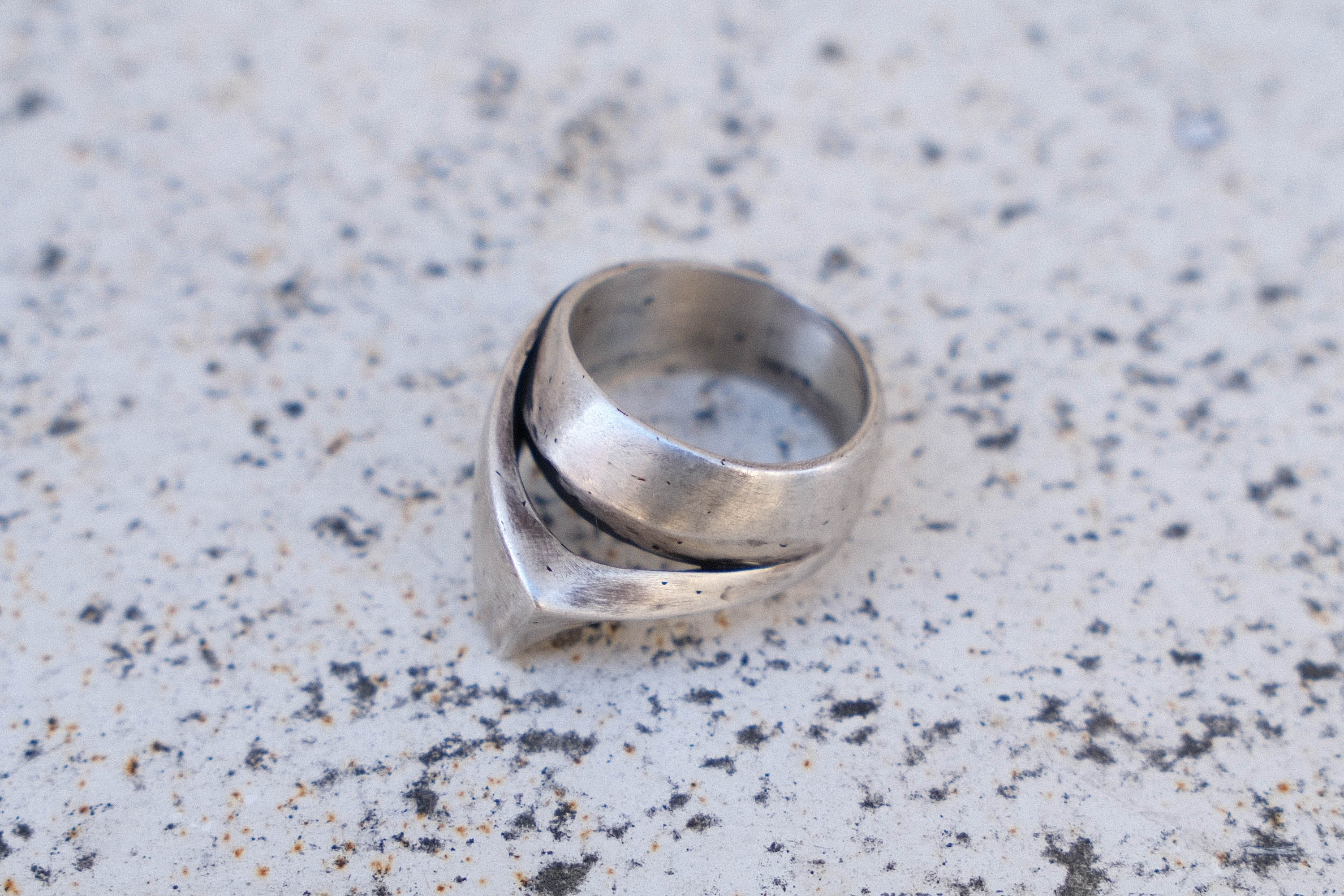 GEOMETRIC OVERLAP RING