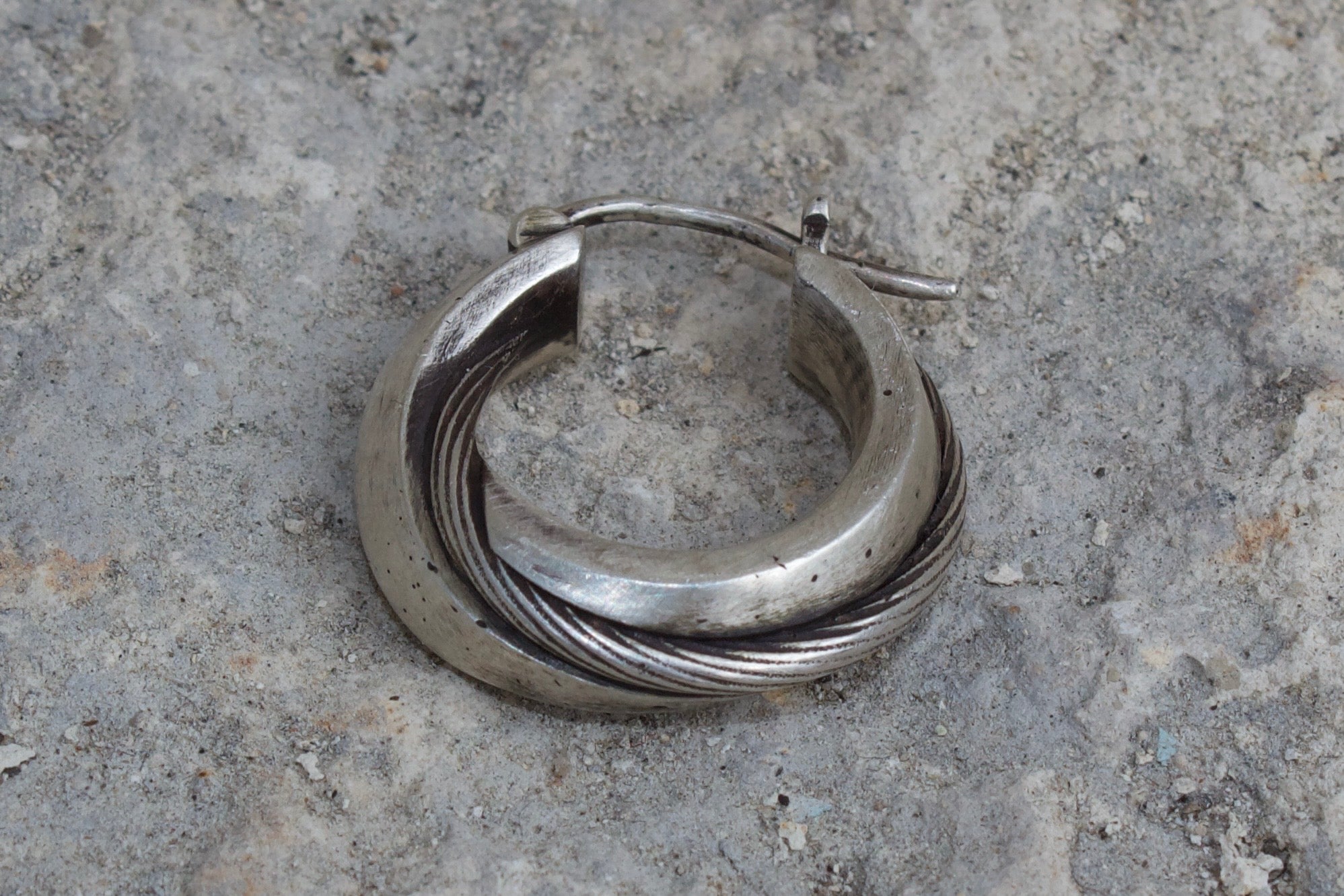 SPIRAL INSET EARRING