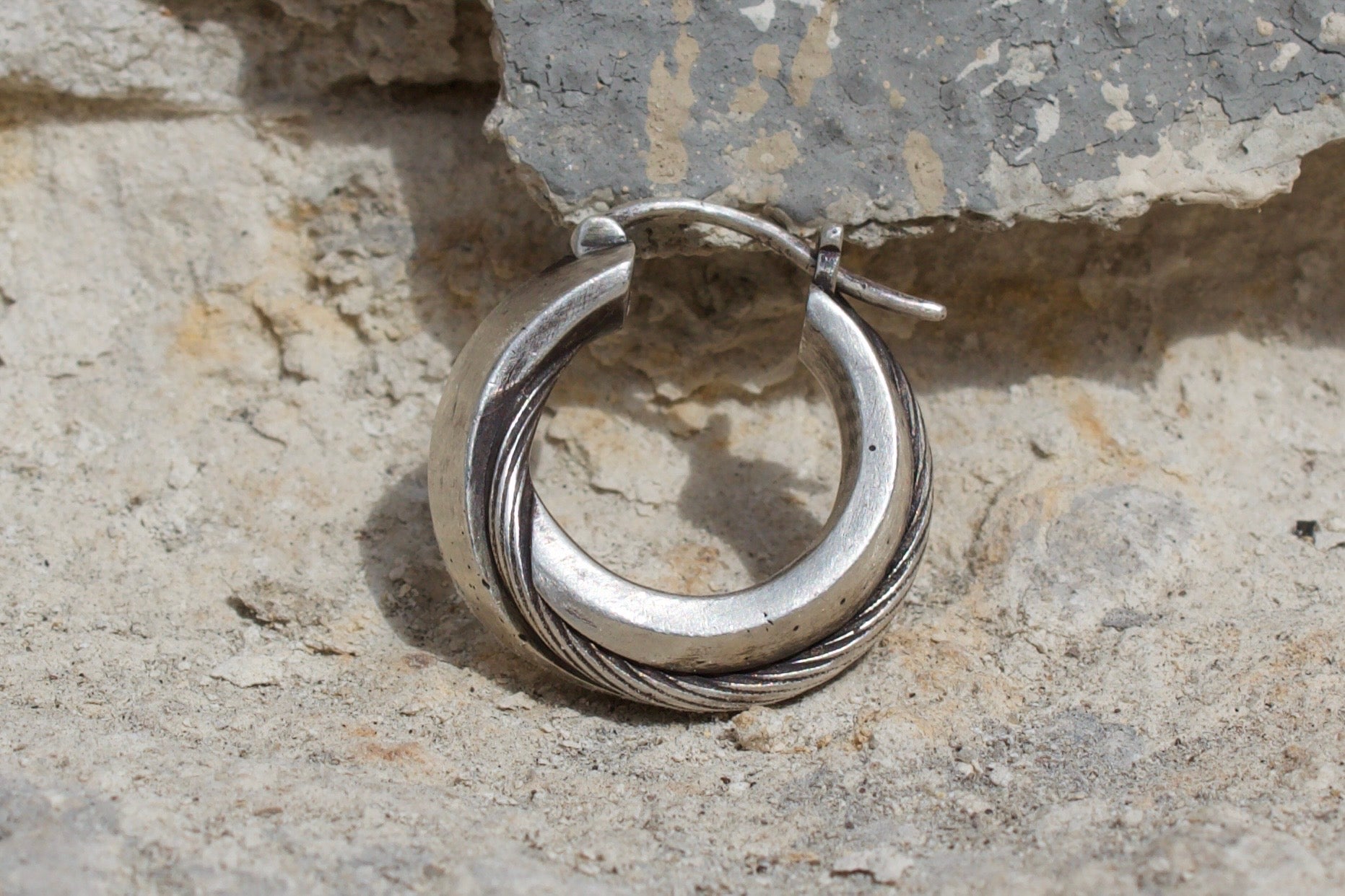 SPIRAL INSET EARRING