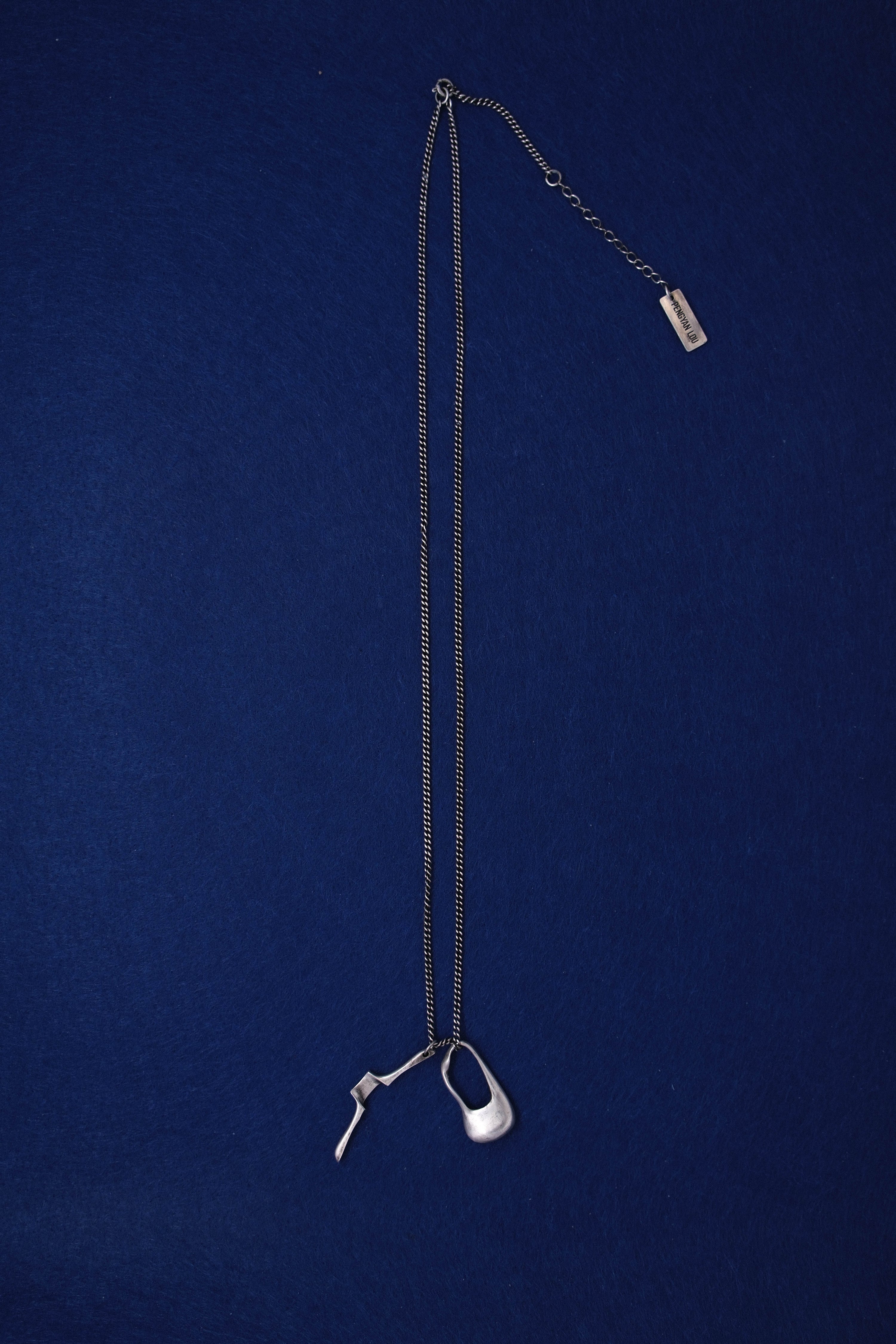 HANGER-BAG NECKLACE