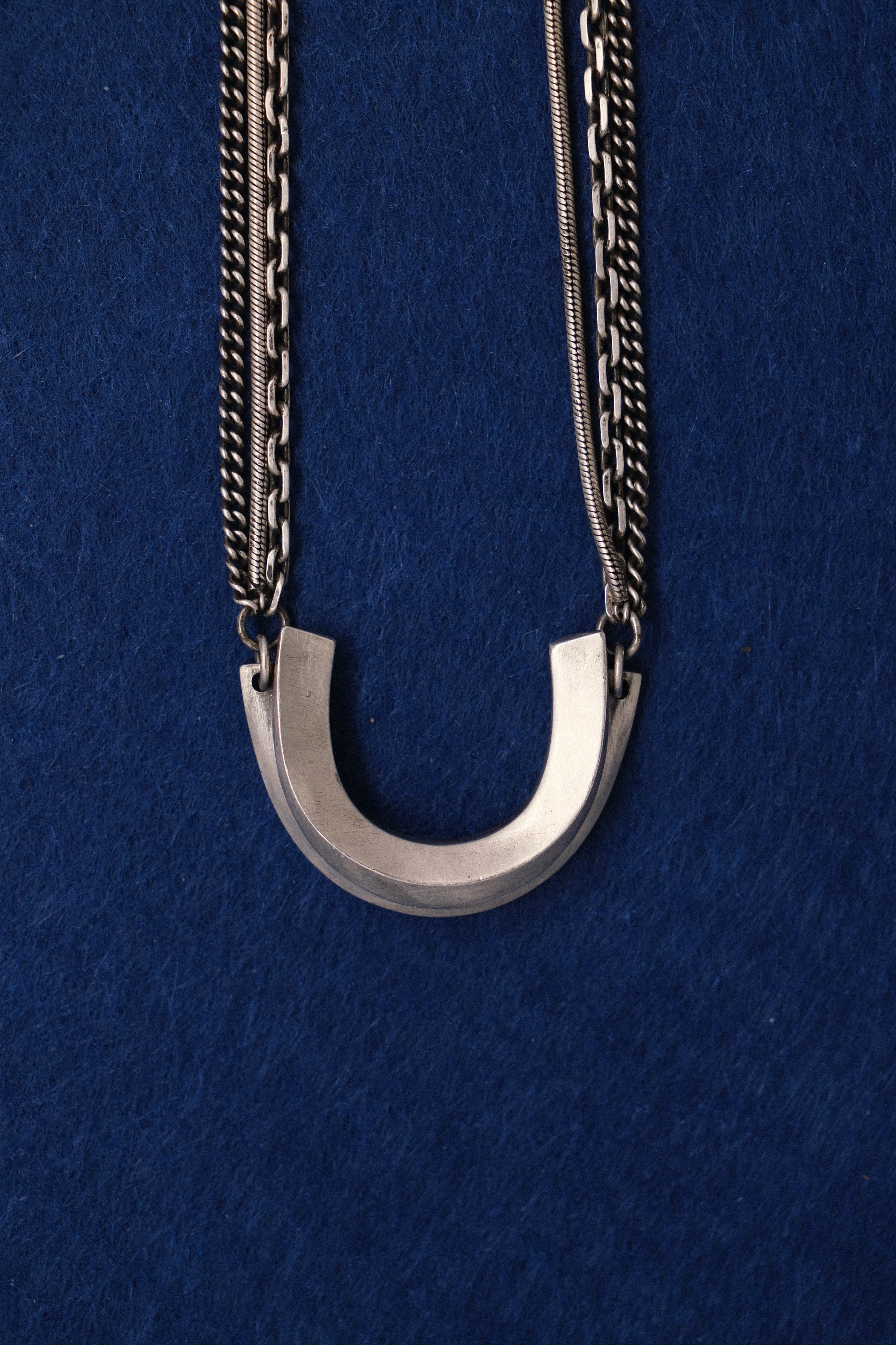 CLEVIS NECKLACE