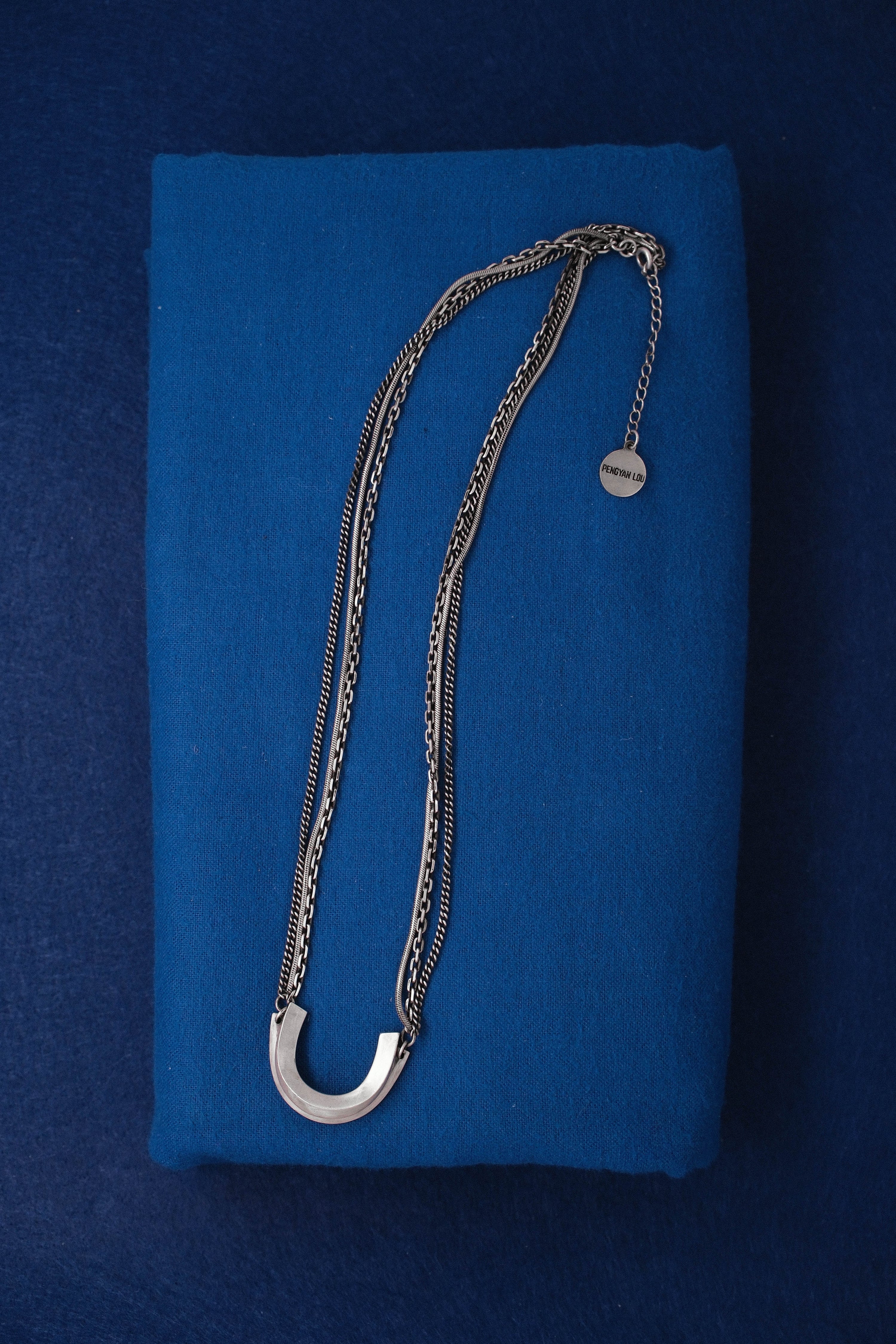 CLEVIS NECKLACE