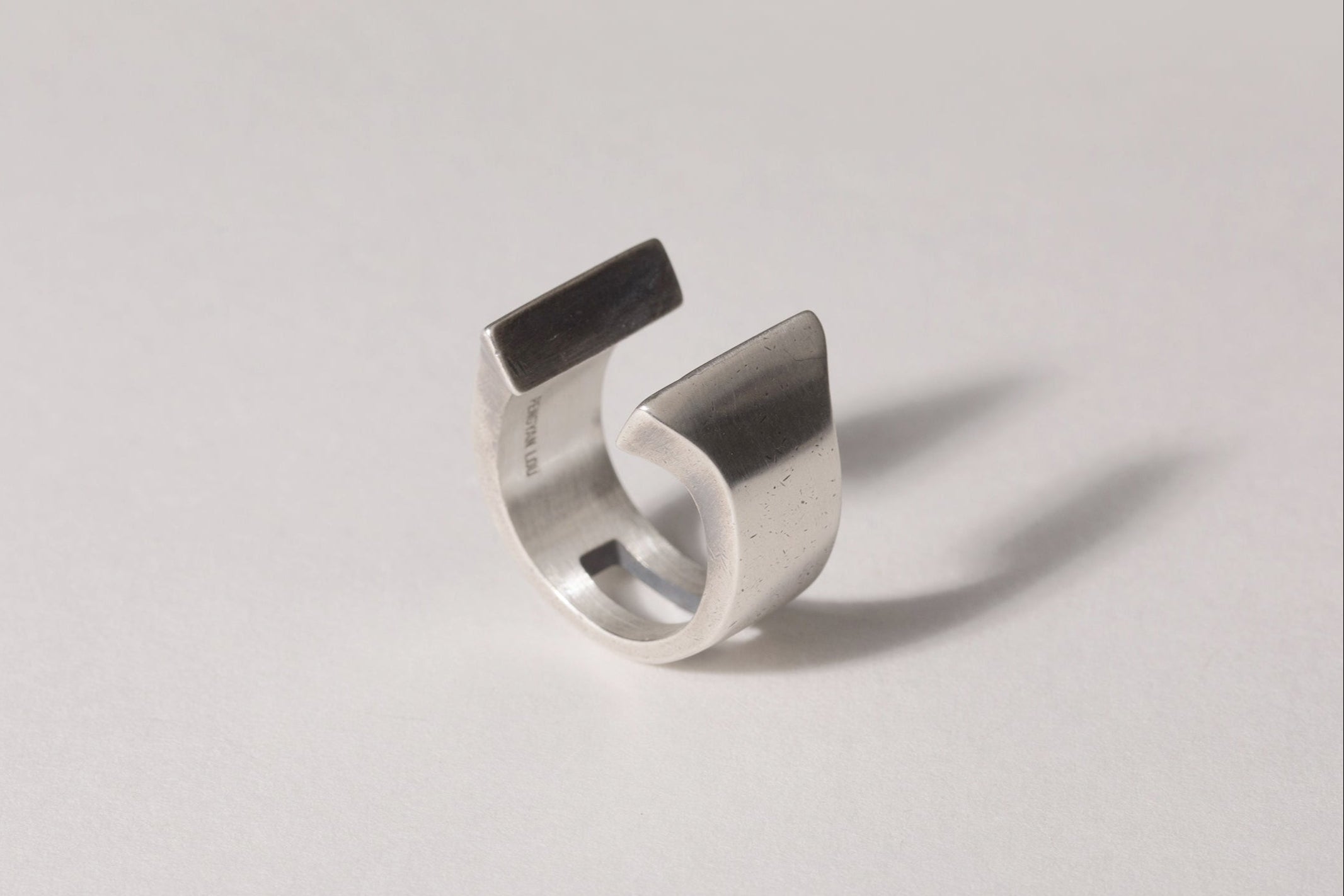 BOLD TAPERED OPEN RING