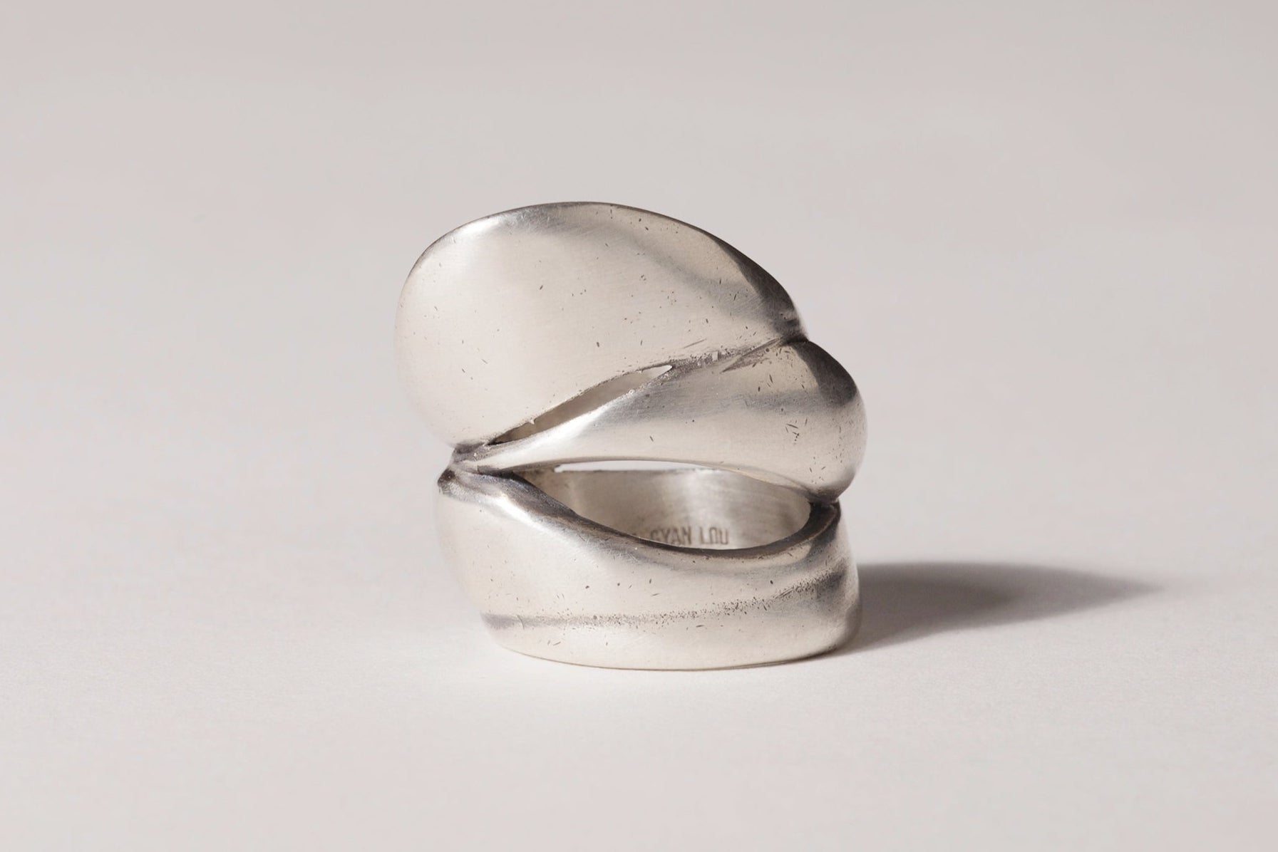 BOLD INTERTWINED RING