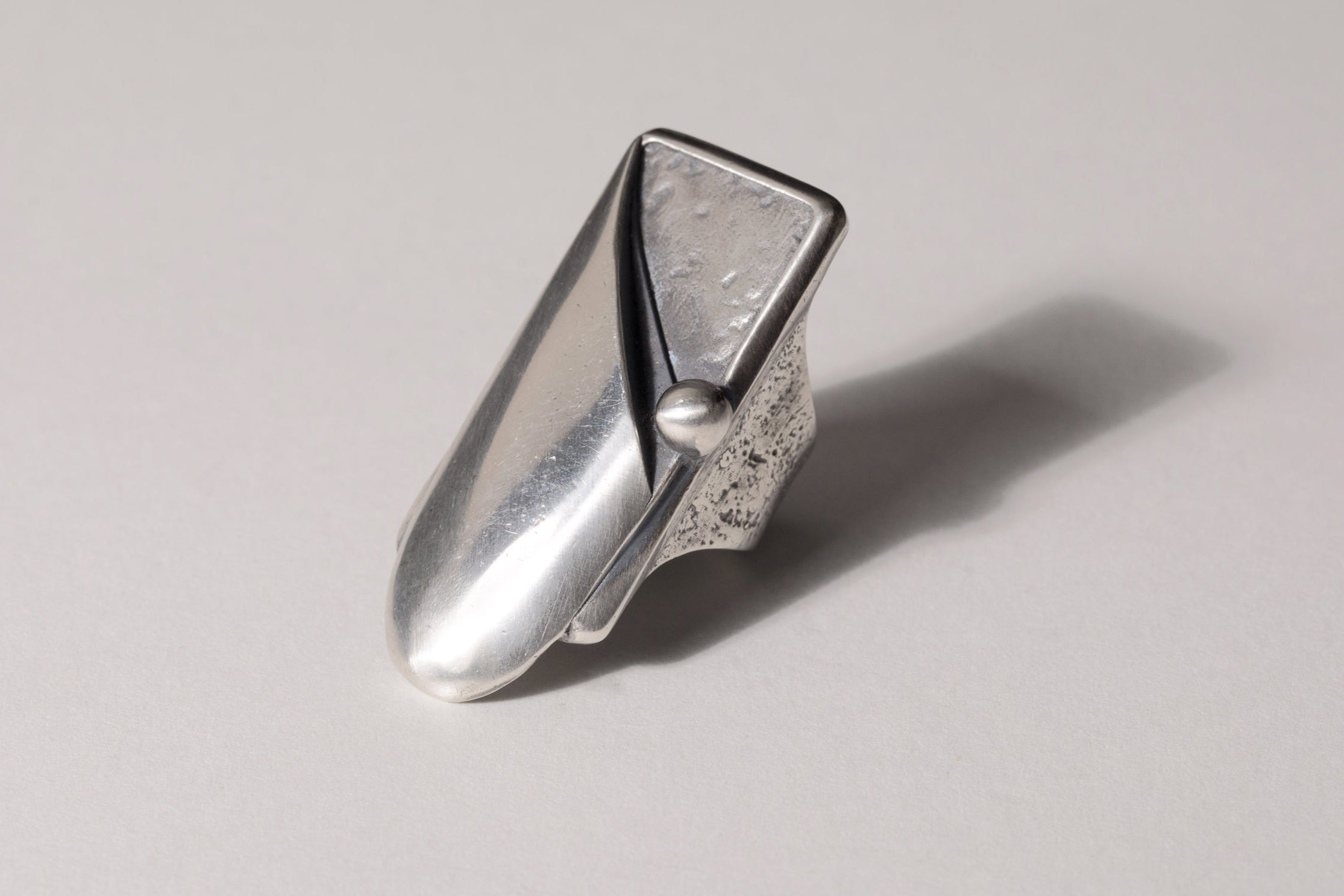 CRAFTED BRUTALIST SILVER RING