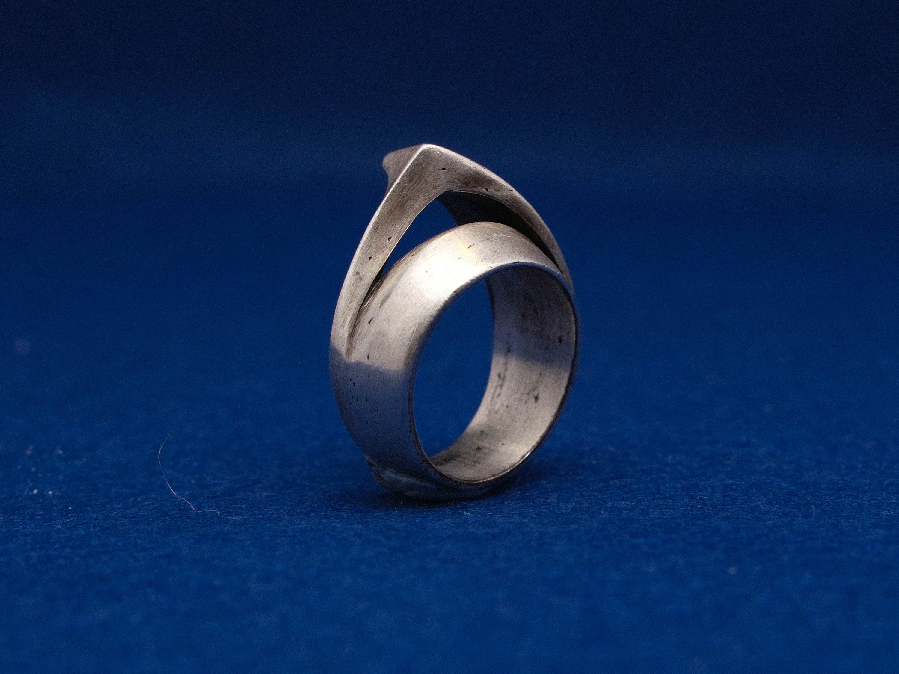 GEOMETRIC OVERLAP RING