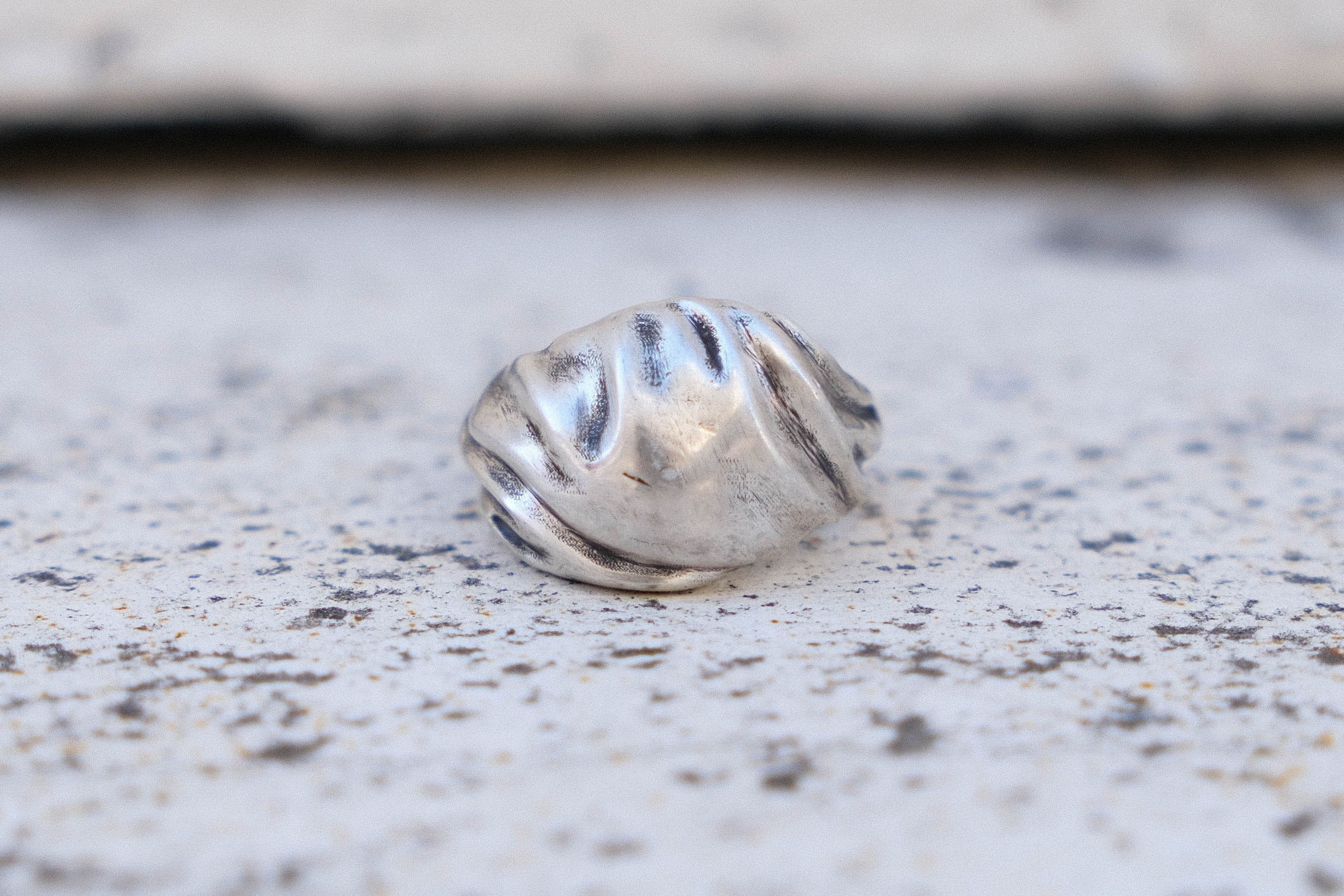 CHUNKY PLEATS RING