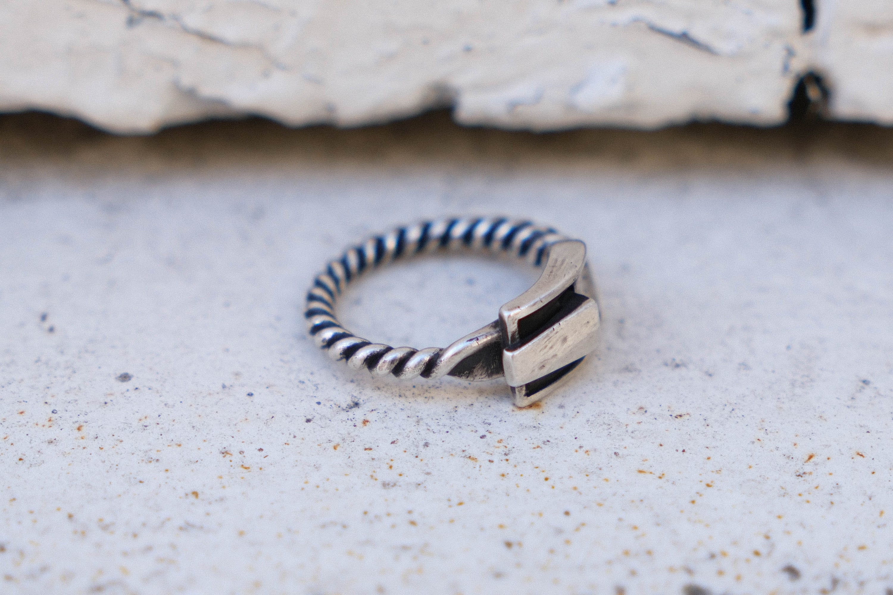 INTERLOCK BUCKLE RING