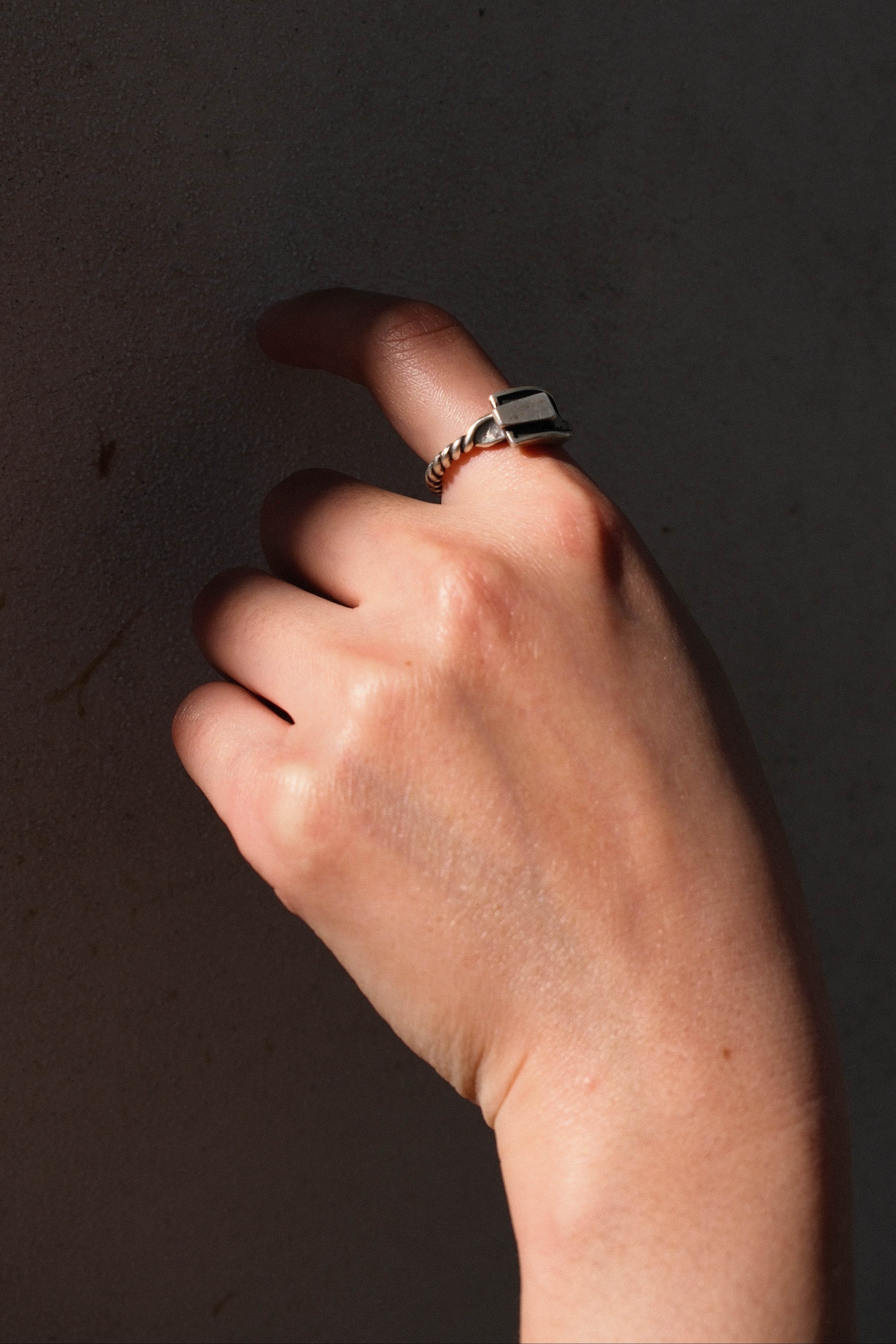 INTERLOCK BUCKLE RING